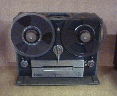 tape.jpg (41539 bytes)